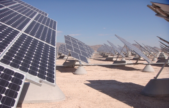Nellis-Solar-Plant-using-Tracking-System-image-by-regeneration.jpg