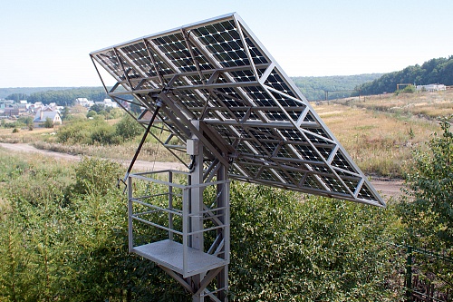 Солнечная батарея с сезонной ориентацией.  Энергосистема UST PS - 6кВт, 24В, P1800Вт, A400Aч.            Пенза, ул.Виражная